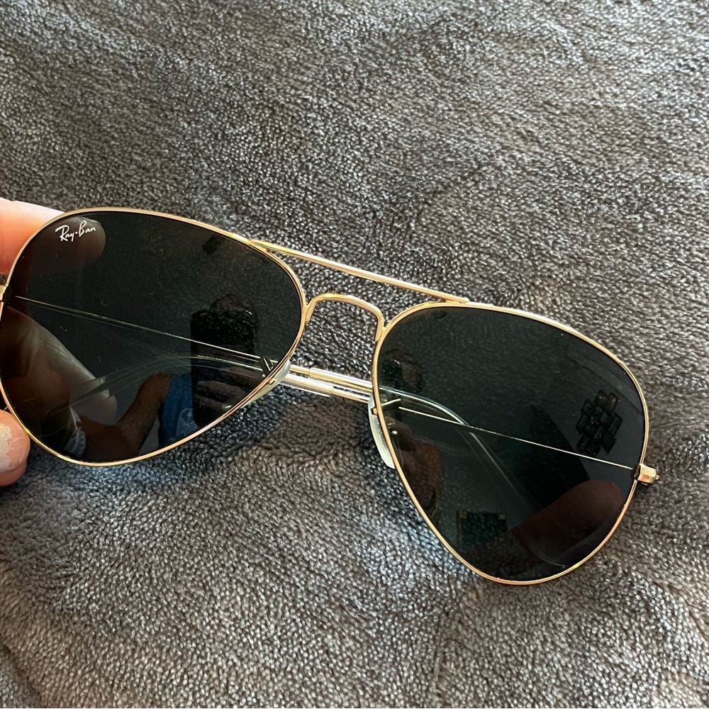 Ray Bans gold aviators